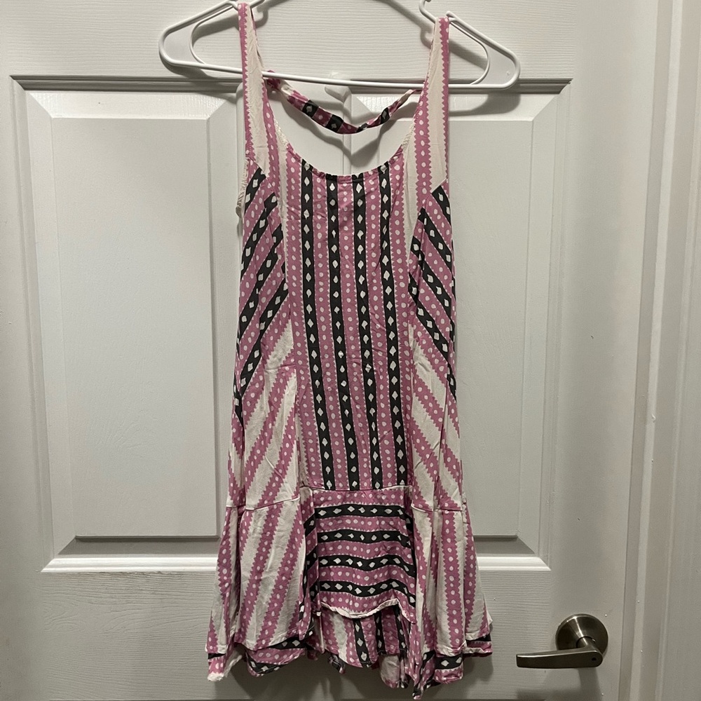 Free People Pink & Grey Pattern Dress – Flirty & Fun 💃